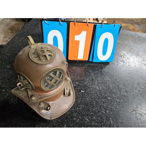 Lot 10        