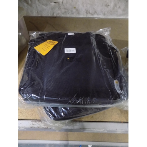 124 - 5 New JCB Flight Bags