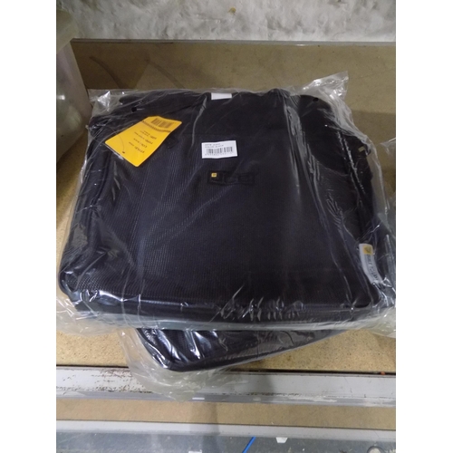 125 - 5 New JCB Flight Bags