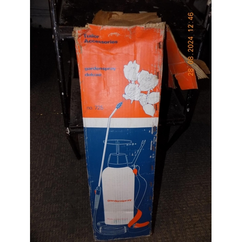 146 - Tudor Garden Spray