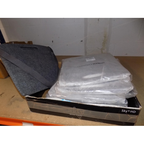 182 - 6 New Urban Country Carry Cases