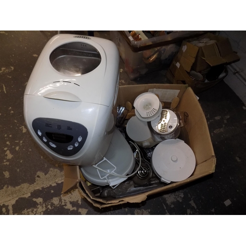 192 - Box of Kitchenware. Inc Electricals w/o