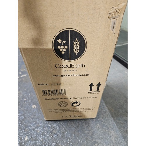 621 - 2019 Limited Edition 100years of Leeds United Football Club 3L Bottle of Wine