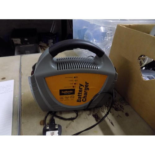 330 - Halfords Battery Charger w/o