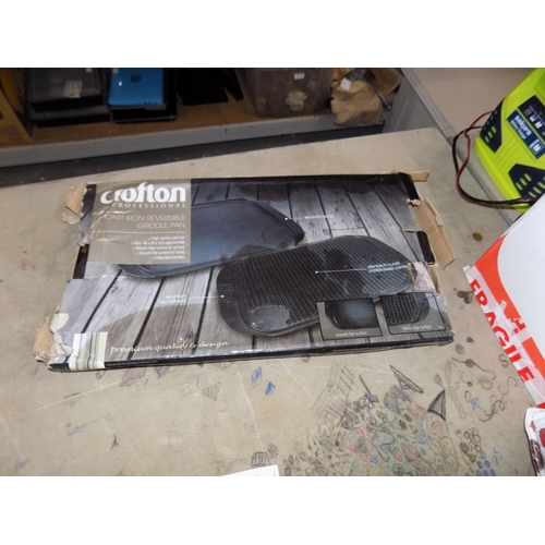 338 - Crofton Cast Iron Griddle Pan