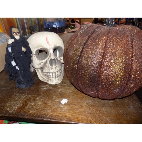 148 - Selection of Halloween Decorations