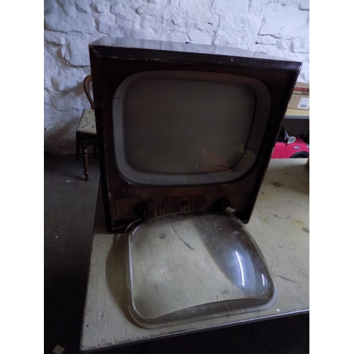 214 - Vintage Television and Magnifier