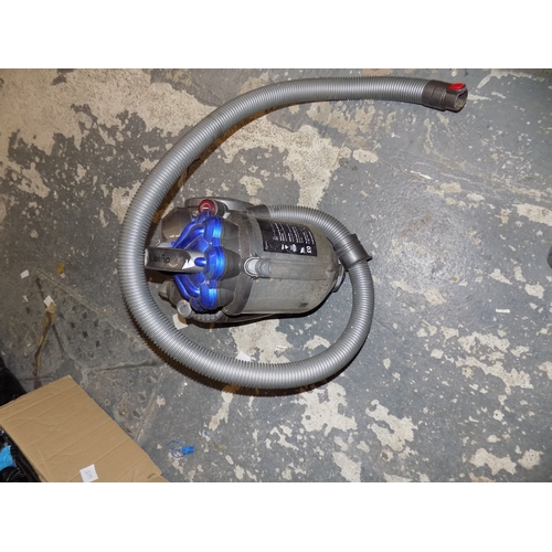 408 - Dyson DC19