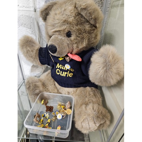 609 - Marie Curie Collectable Pin Badges and Soft Toy