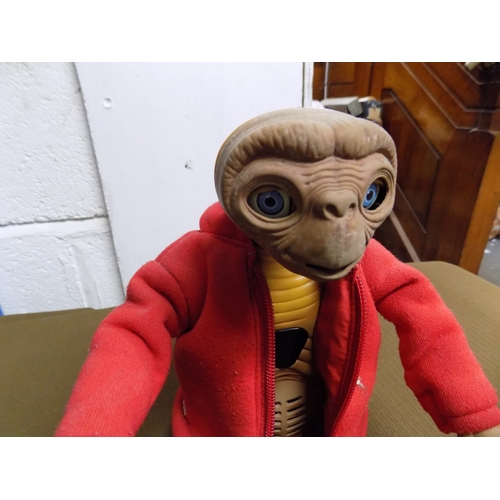 954 - ET The Extra Terrestrial Interactive Toy by Tiger