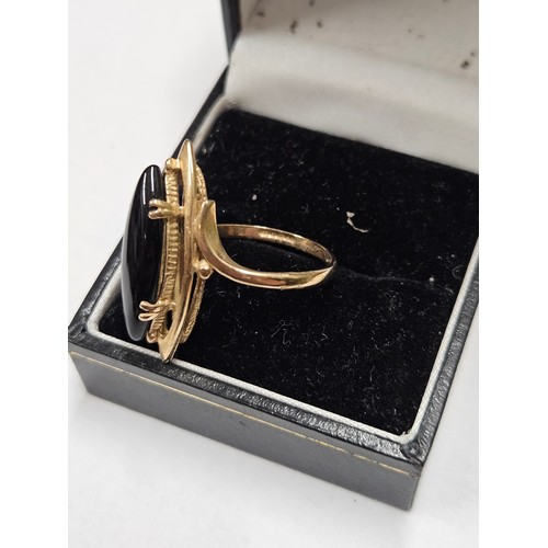 1157 - 9ct Gold Ring 3.6g