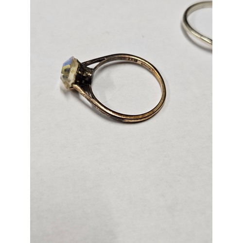 1164 - 2 9ct Gold Rings 3.58g