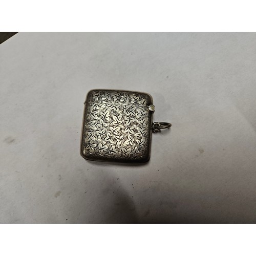 1190 - 1906 Antique English Sterling Silver Clover Match Case with 375 Front Plate