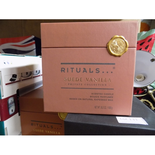 261 - New Rituals XL Candle Suede Vanilla