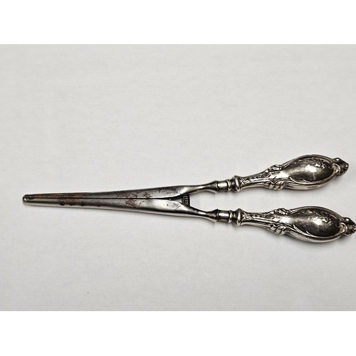 626 - 925 Silver Glove Stretchers 1910 by Crisford and Norris Ltd