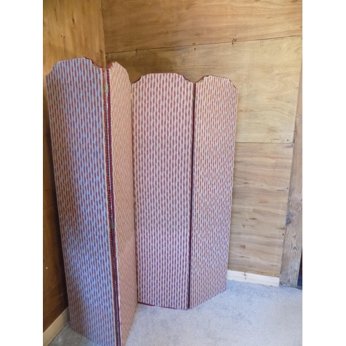 320 - 4 Panel Privacy Screen. Size of Each Panel Height 169cm, Width 39cm