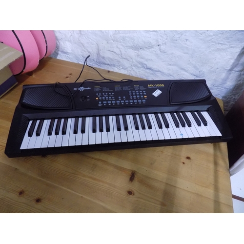 315 - Gear4Music MK1000 Keyboard w/o