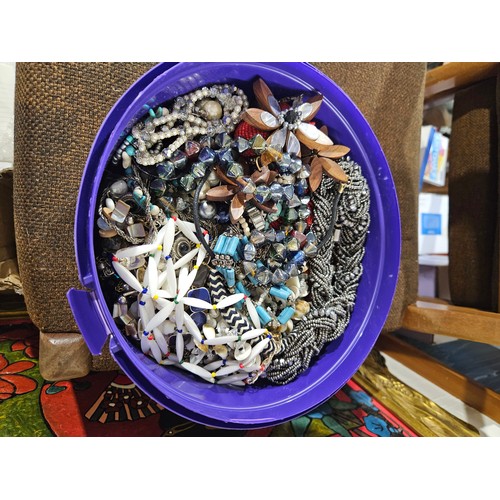 611 - Tub of Costume Jewellery