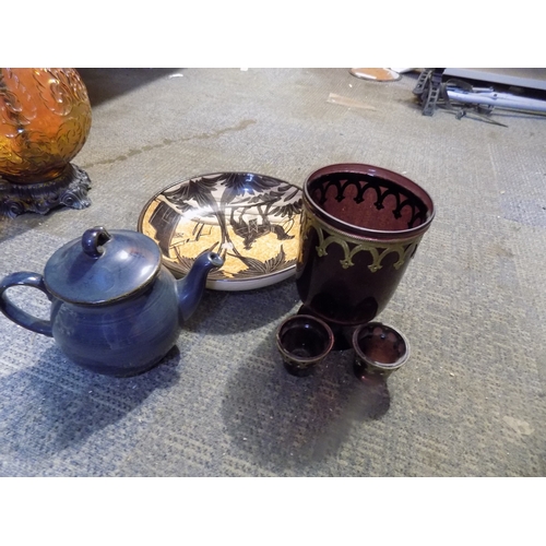 255 - Selection of Pottery and Glassware