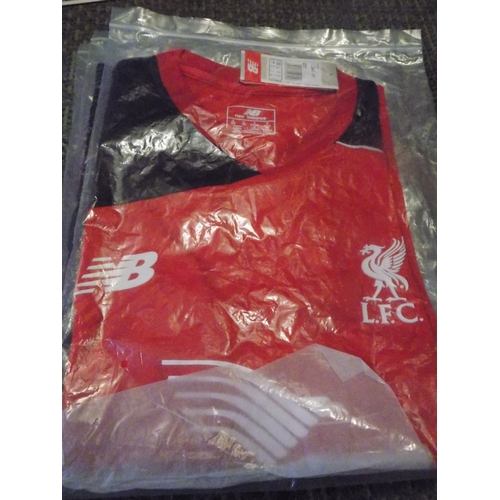 335 - Liverpool Top Size S