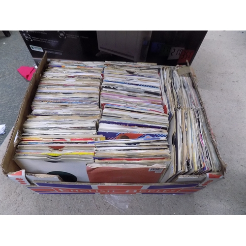 373 - Large Selection of Vinyl 45's