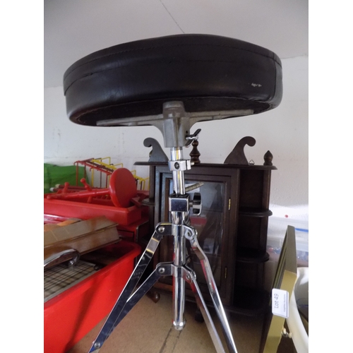 50 - Tama Drum Stool