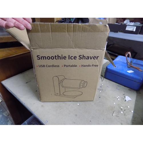 35 - Smoothie Ice Shaver