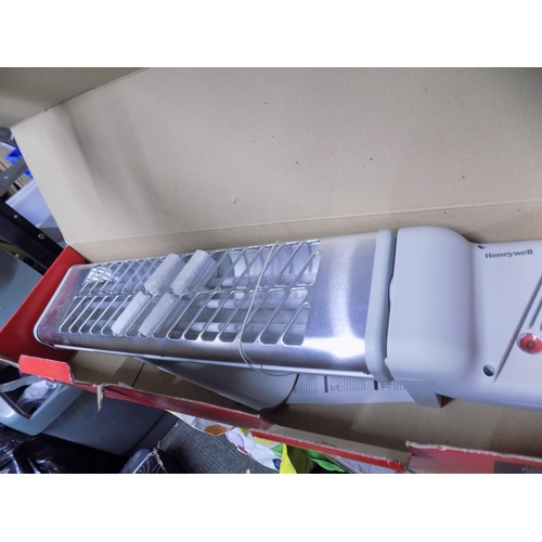 76 - New Boxed Honeywell Electric Heater
