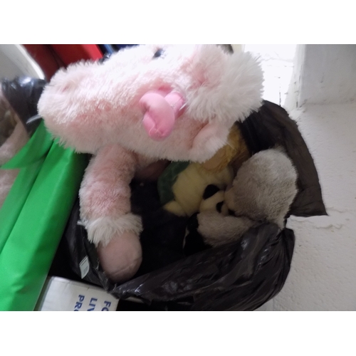 87 - Bag of Soft Toys etc