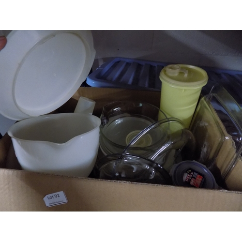 92 - Box of Vintage Tupperware and Pyrex etc