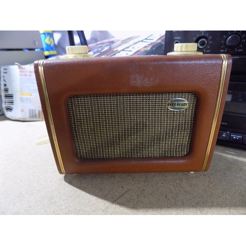 104 - Ever Ready Vintage Radio