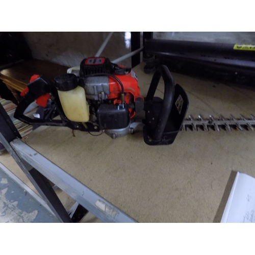 115 - Petrol Hedge Trimmer