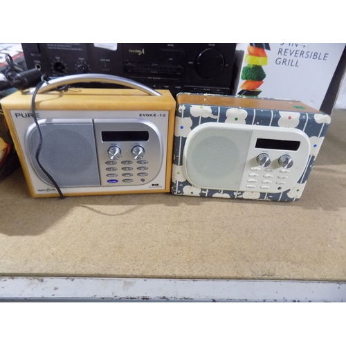 98 - 2 Radios