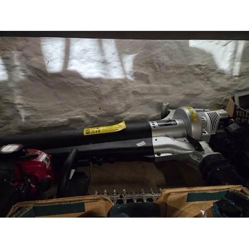 114 - Spear & Jackson Leaf Blower