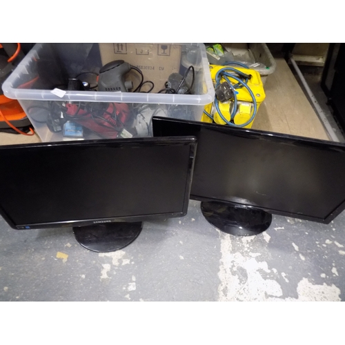 179 - 2 Samsung TVs 22