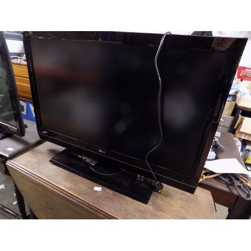 LG 42