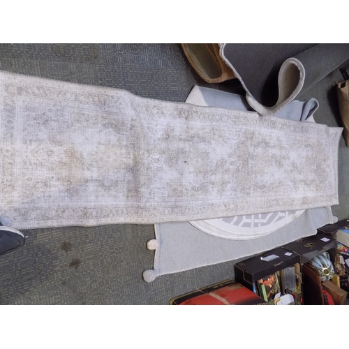 279 - Runner Ex Display Approximately 60cm x 220