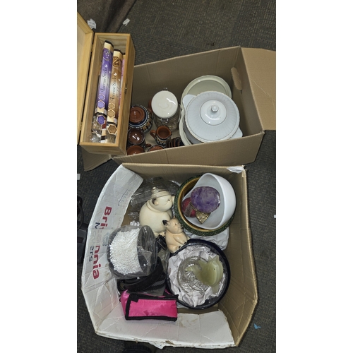 118 - A Collection of Miscellaneous Household and Decorative Items