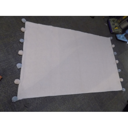 184 - Ex Display Rug Approximately 120cm x 172cm