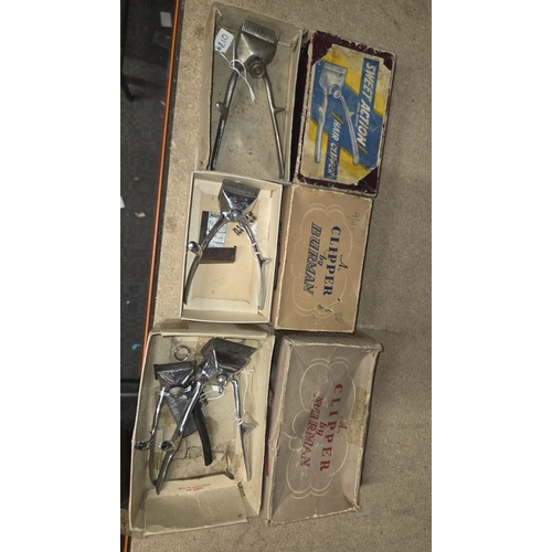 86 - Selection of Vintage Burman and Sweet Action Manual Hair Clippers