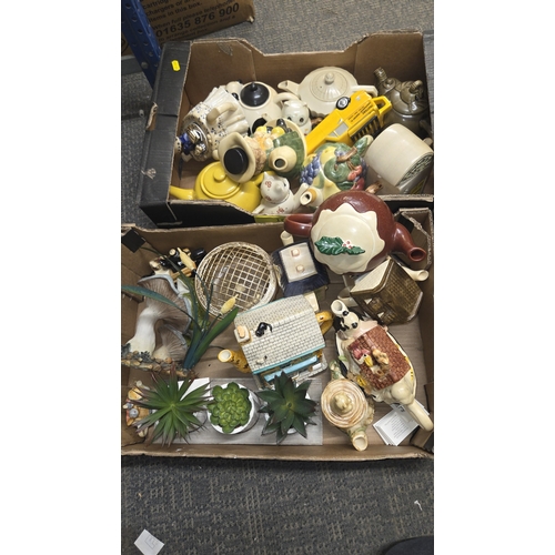 92 - A Collection of Novelty Ceramic Teapots and Decorative Items