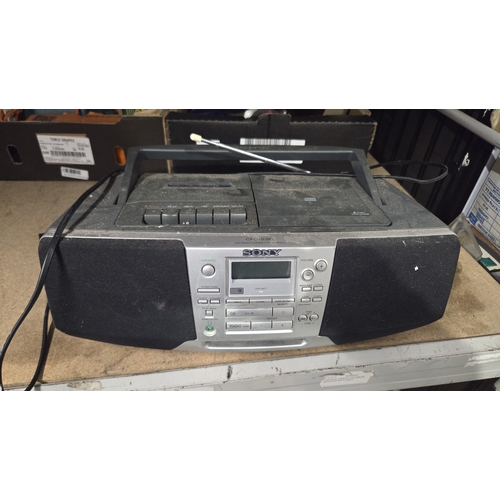 165 - Sony CFD-S38L CD Radio Cassette-Corder Boombox