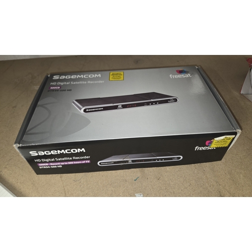 242 - Sagemcom DTR94-500 HD Freesat Digital Satellite Recorder