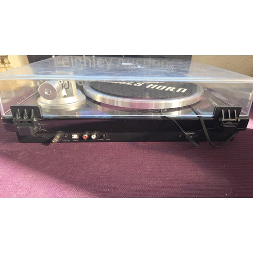 30 - Angels Horn Model H019 Belt-Drive Turntable