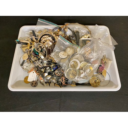 31 - Large bag of assorted jewellery and watch spares