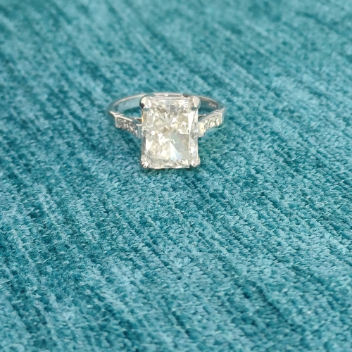 17 - Platinum 5ct Diamond Solitaire (Lab)
- Radiant Cut
- Diamond Shoulder