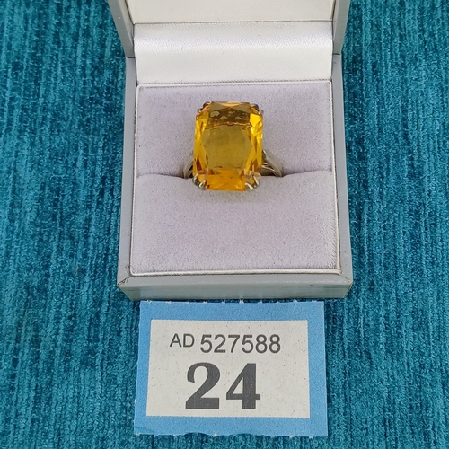 24 - Citrine Solitaire
- Sterling Silver
- Vintage 1950's / 1960's