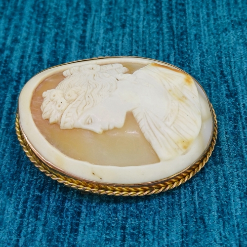 31 - Edwardian Cameo Brooch Well Carved
- 9ct
- 29.1g