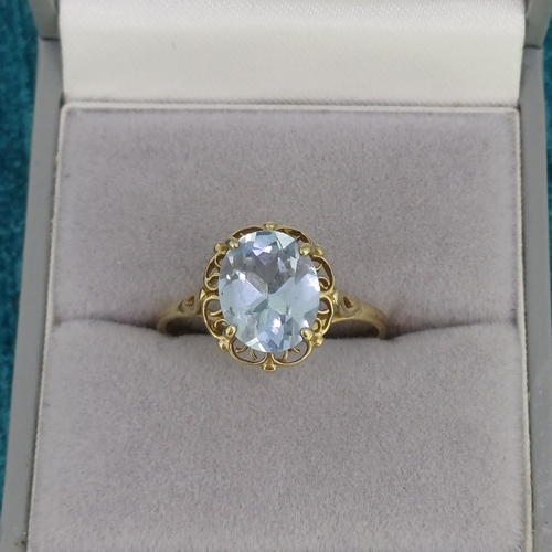 78 - 9ct Gold Blue Topaz Ring
- 2.2g