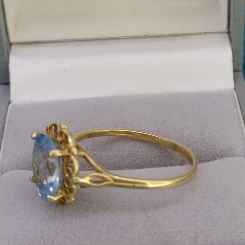 78 - 9ct Gold Blue Topaz Ring
- 2.2g